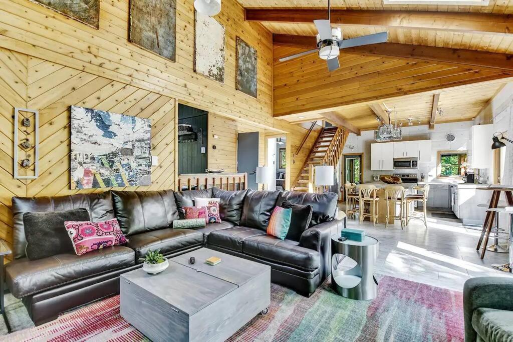 Spacious Design In Woods - Bushkill-poconos Holiday home Bushkill