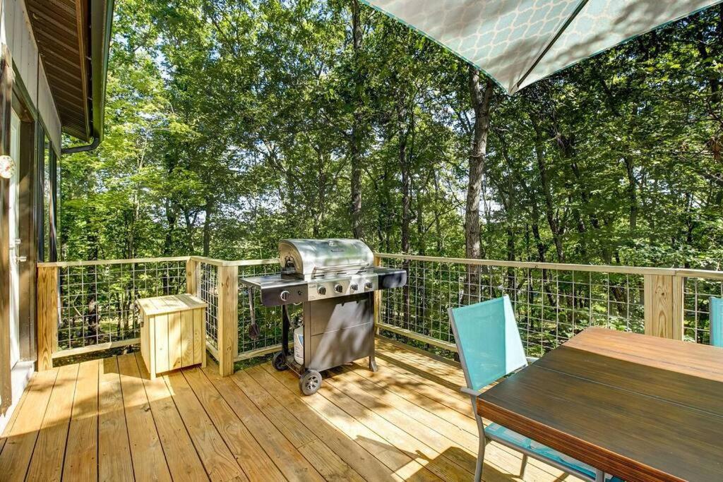 Spacious Design In Woods - Bushkill-poconos