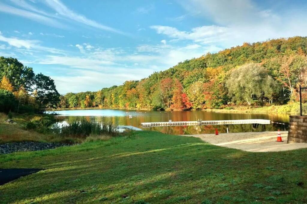 Holiday home Spacious Design In Woods - Bushkill-poconos *